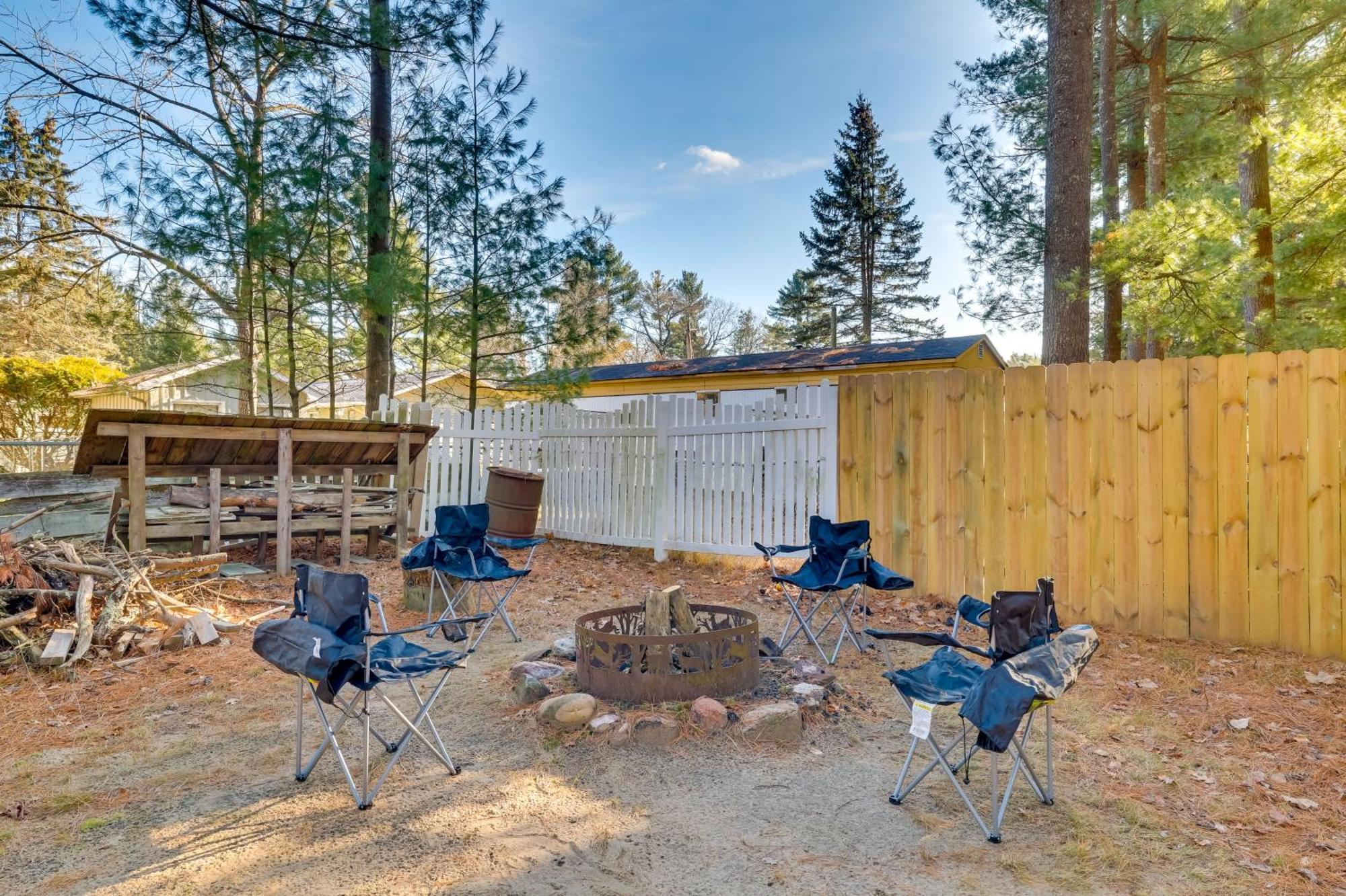 Wisconsin Cabin With Atv Trails, Near Lake Arbutus! Hatfield Exterior photo
